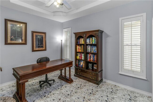 Building Photo - 21 Easy St