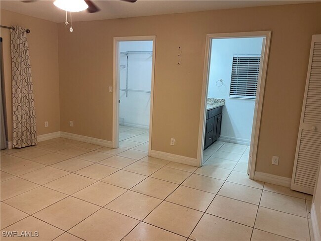 Building Photo - 5240 Cherry Wood Dr