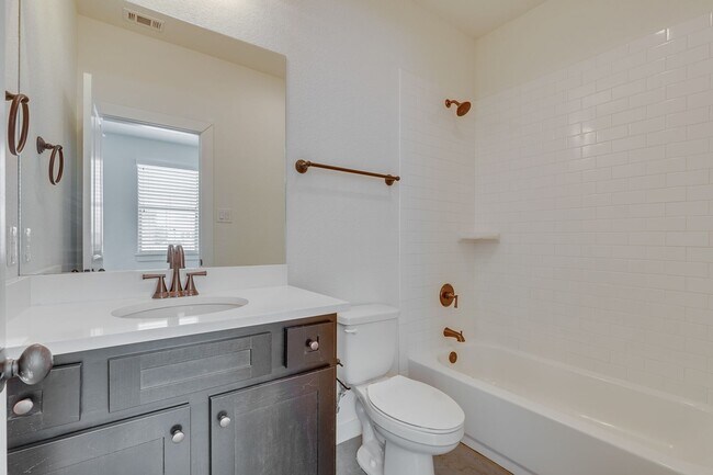 Building Photo - * MOVE IN SUMMER 7/15/2027 * 5-Bed 5.5 Bat...