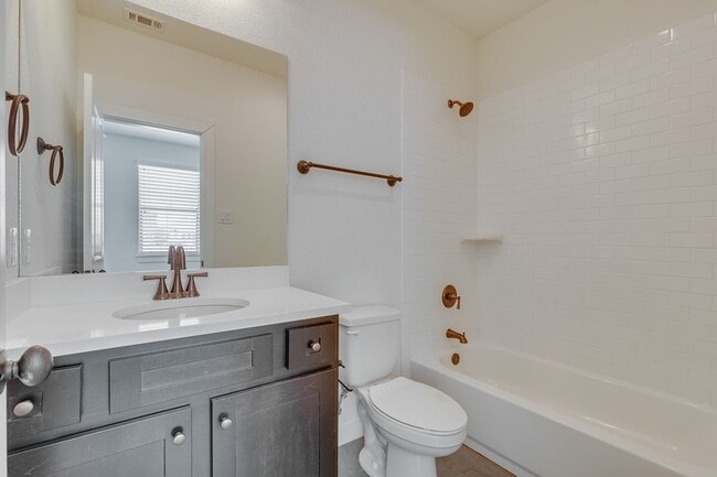 Building Photo - ** MOVE IN SUMMER July 30th 2027 * $6500 ** 5-Bed 5.5 Bath 6 Minute Walk to TCU Campus