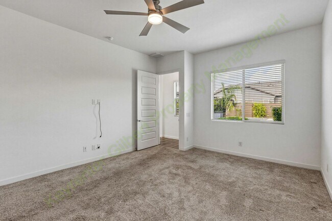 Building Photo - Stunning Gilbert Home Located in the Beautiful Belrose Gated Community!