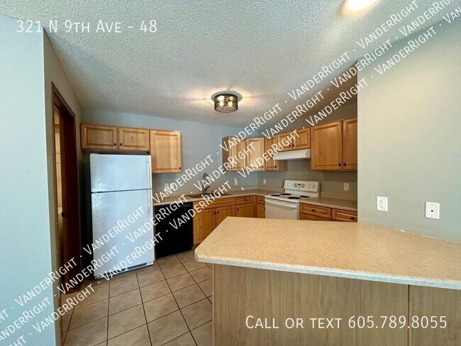 Building Photo - 321 9th Ave