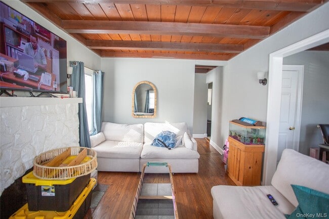 Building Photo - 261 Rutland Rd