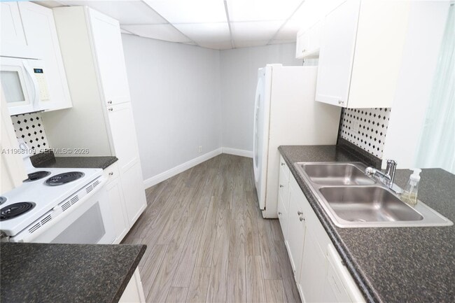 Building Photo - 1301 River Reach Dr