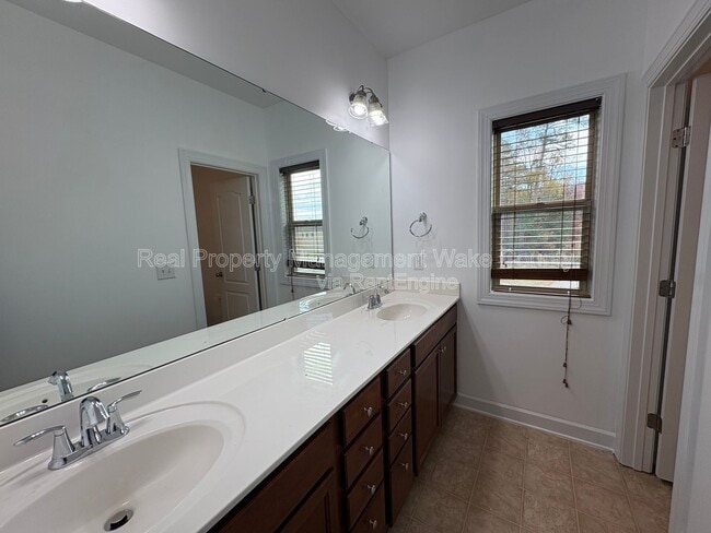 Building Photo - 441 Liberty Hill Pass