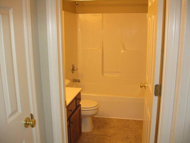 Building Photo - Ranch in Timber Creek. 3 Bedrooms. Fenced.      20260805
