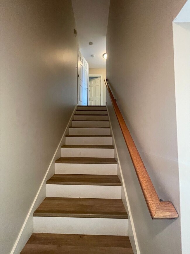 Building Photo - 12 Dame St