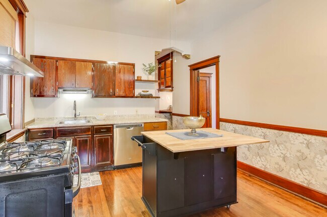 Building Photo - 6542 N Newgard Ave