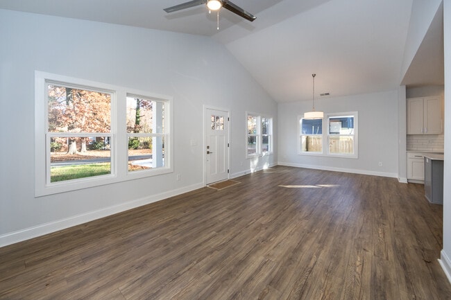 Building Photo - 805 Rodey Ave