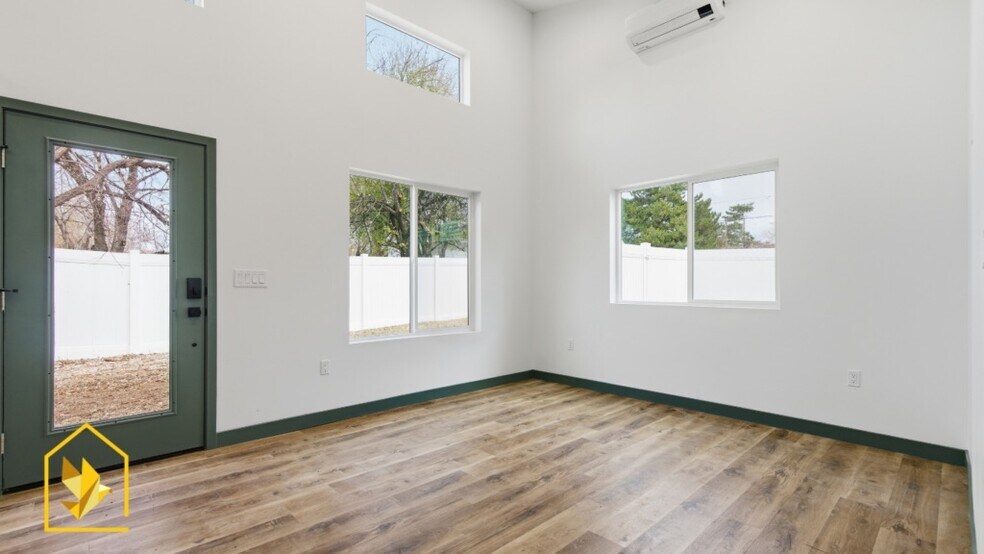 Building Photo - 3182 S Imperial St