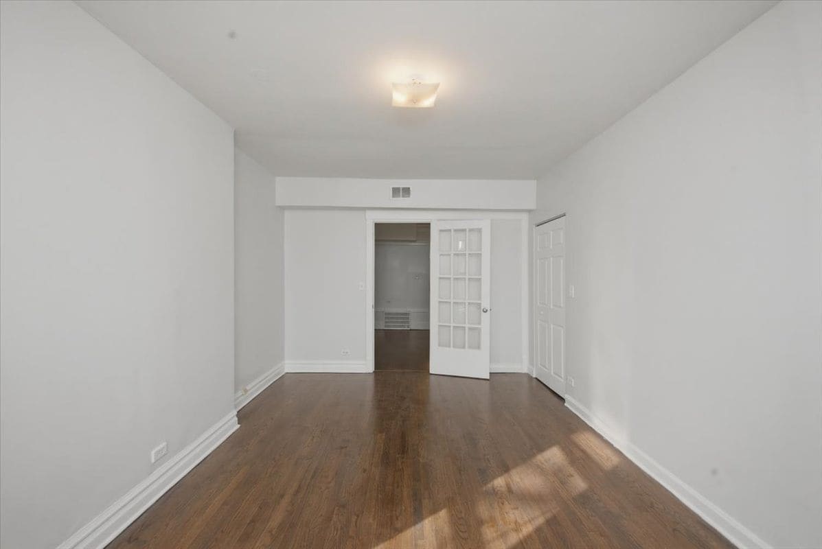 Building Photo - 6541 S Woodlawn Ave