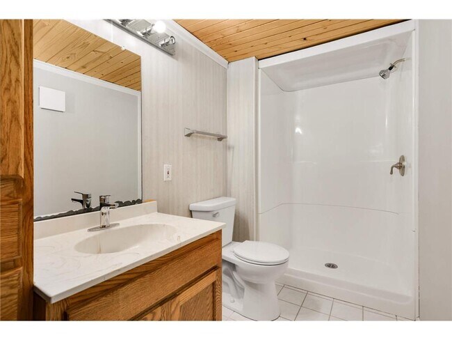 Building Photo - 15625 46th Ave N