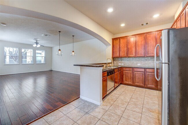 Building Photo - 8422 Sunset Loch Dr