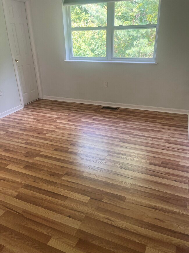 Building Photo - 53 Back River Rd