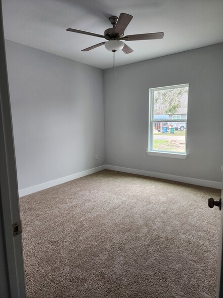 Master Room - 6116 Trescon Dr