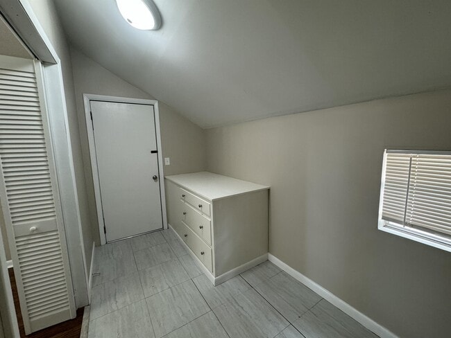 Building Photo - 432 N Lanier St