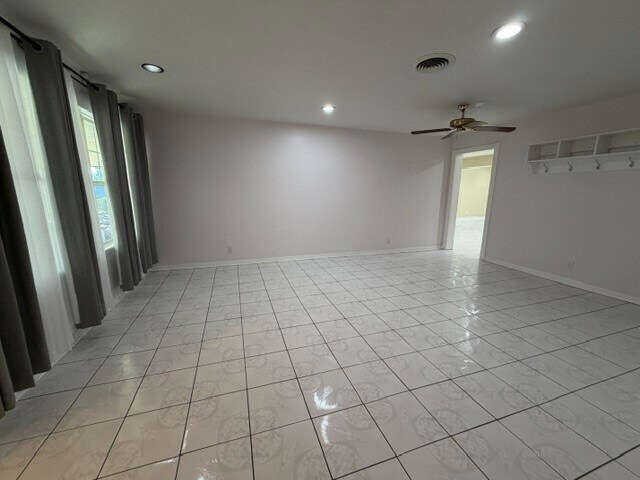 Building Photo - 402 Dunwick Ln