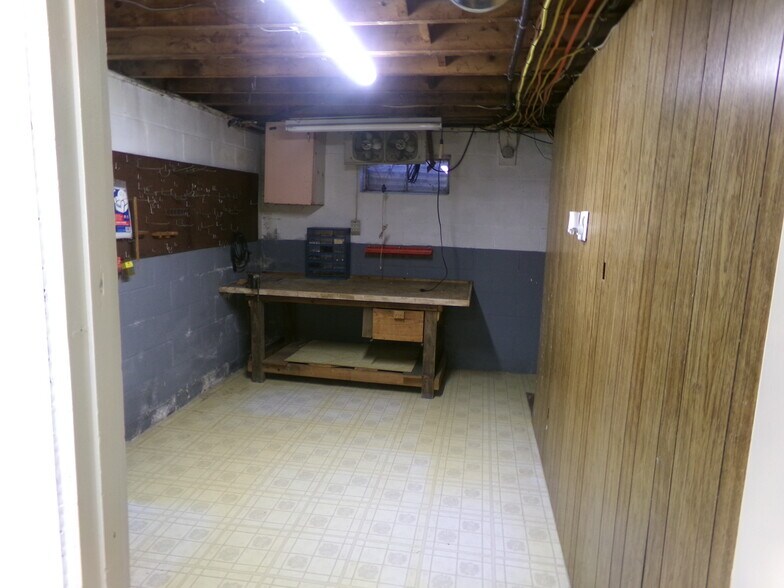 Building Photo - 2052 Miller Rd