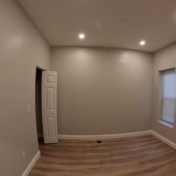 Building Photo - 4646 York Rd