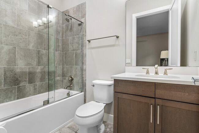 Building Photo - 2909 Gin Berry Way