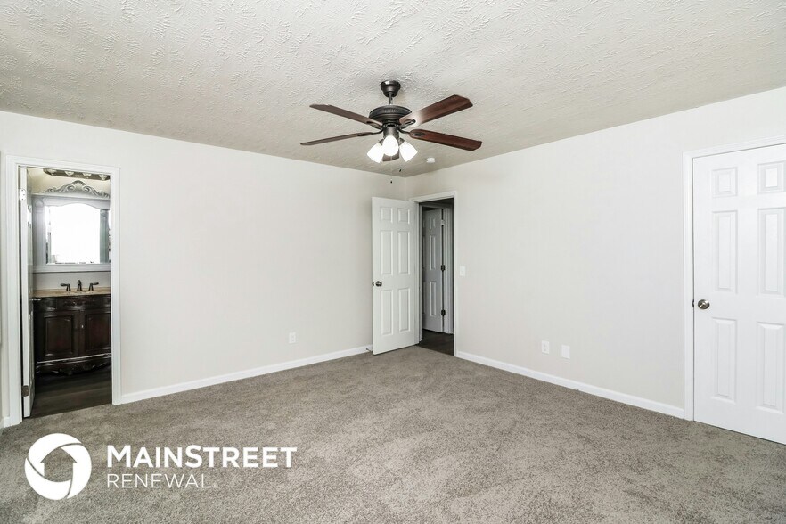Building Photo - 3521 Stone Ridge Dr