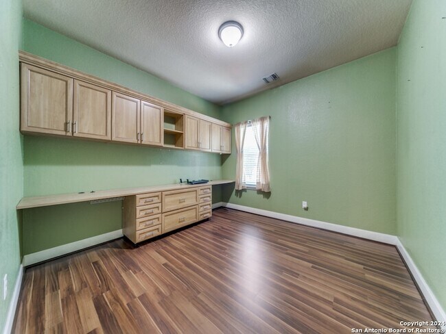 Building Photo - 24103 Briarbrook Way