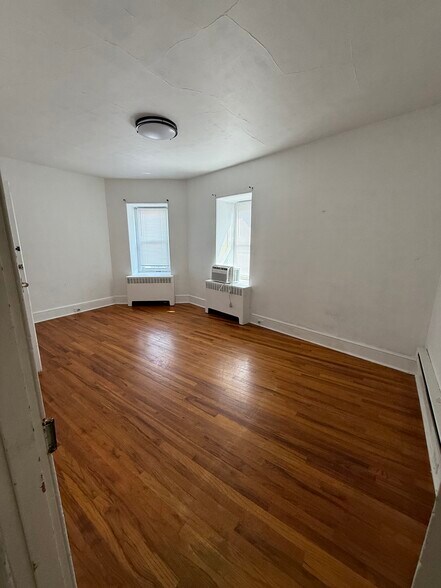 Bedroom - 300 S Main St