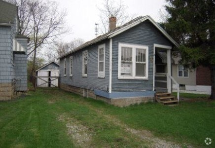 Building Photo - 213 S Homer St