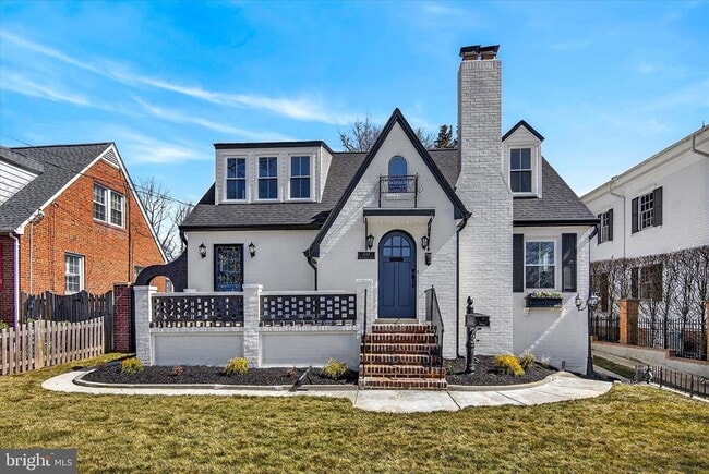 Building Photo - 1607 N Glebe Rd