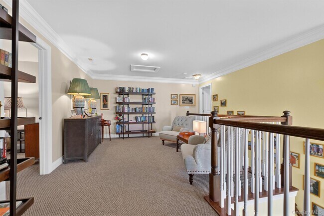 Building Photo - 17 Deforest Dr
