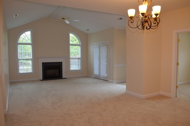 Building Photo - 210 Baines Ct