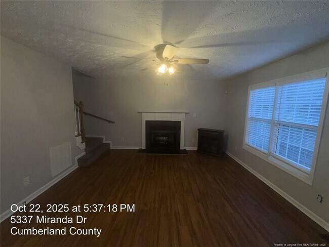 Building Photo - 5337 Miranda Dr