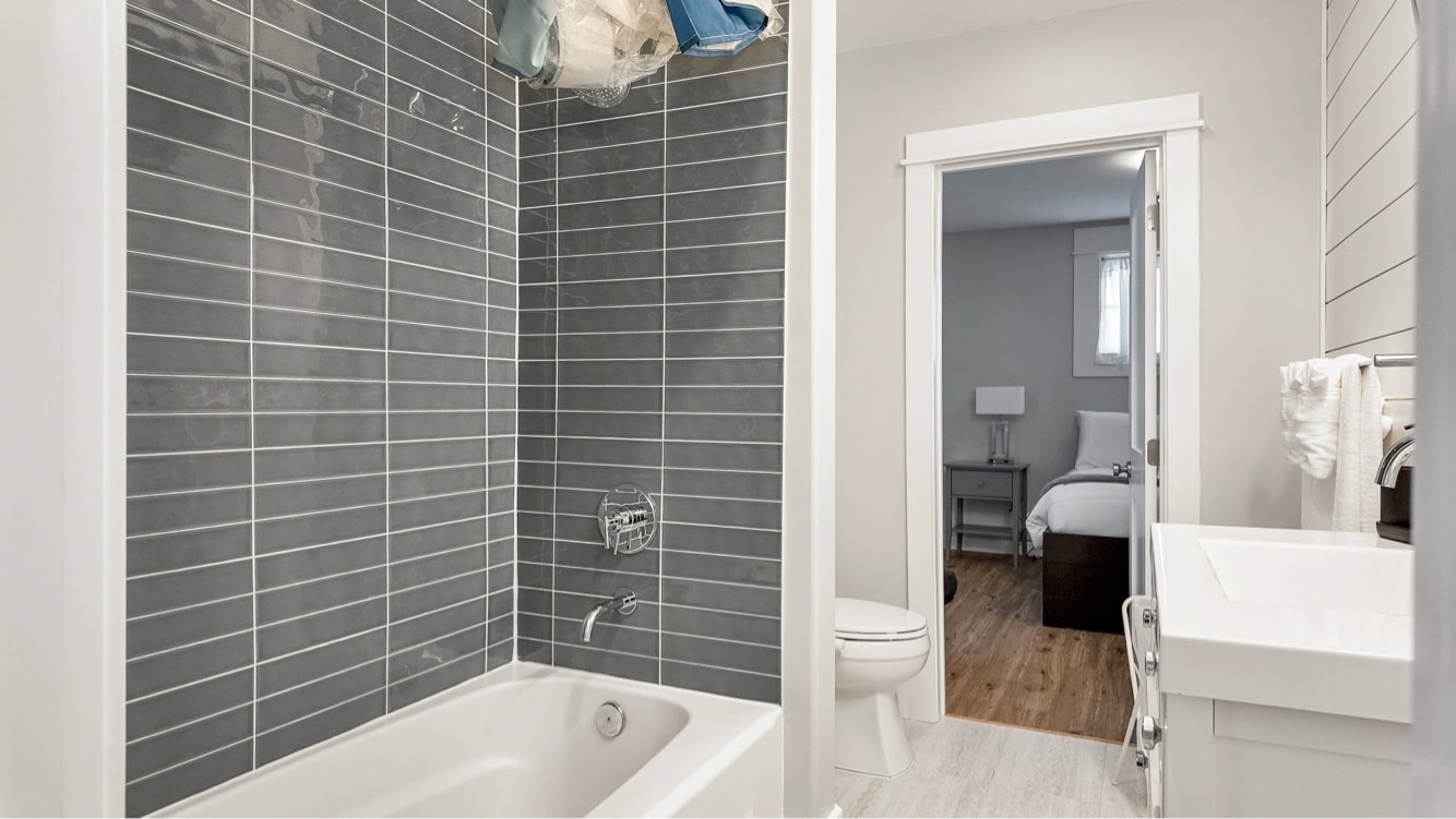 Building Photo - 2800 E Thomas St