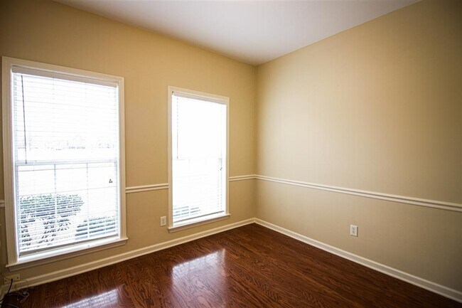 Building Photo - 10521 S Ashglen Cir