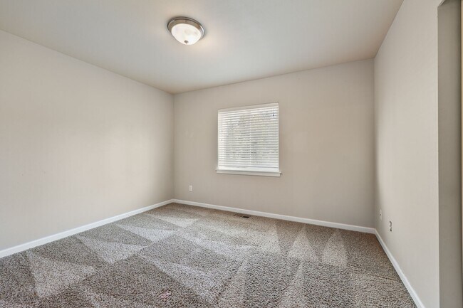 Building Photo - 4335 17th Way NE