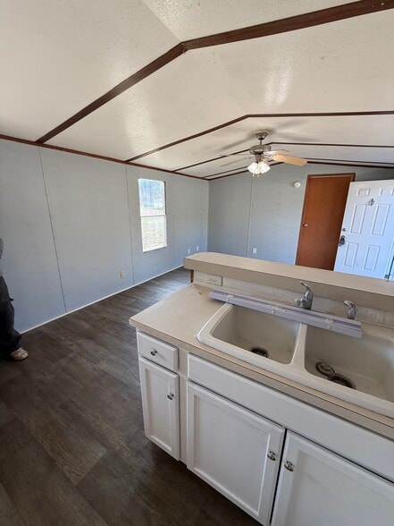 Building Photo - 8733 School St