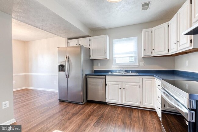Building Photo - 1610 Brimfield Cir