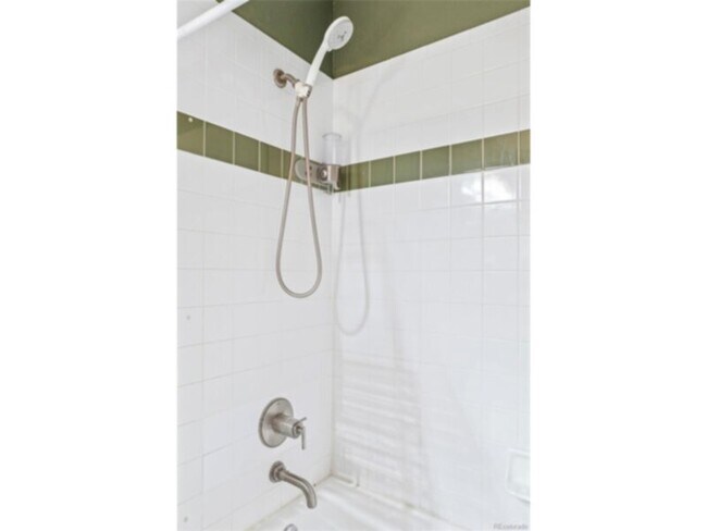 Building Photo - 3249 W Fairview Pl