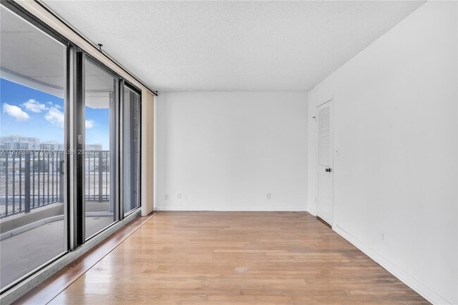 Building Photo - 2201 S Ocean Dr