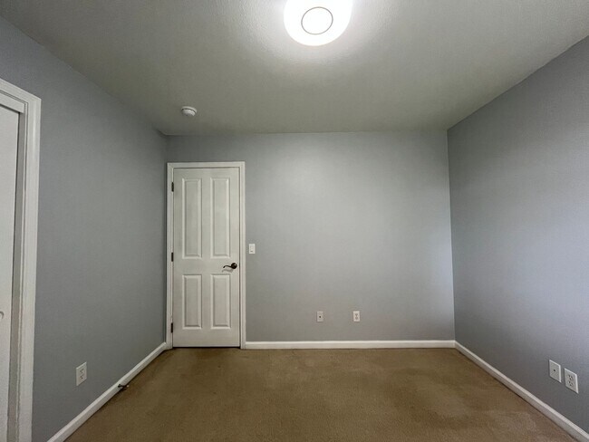 Building Photo - Charming 3 bedroom home in Paso Robles