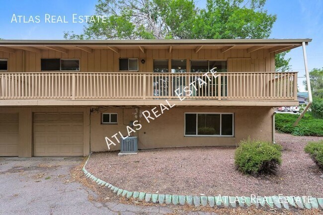 Building Photo - 3 Bedroom 2 Bath with laundry and finished...