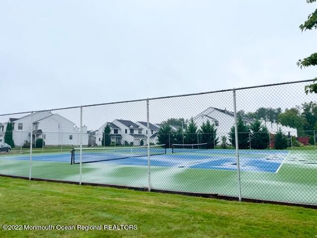 Building Photo - 331 Oak Knoll Dr