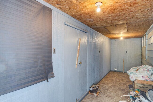 Building Photo - 273 George St SW