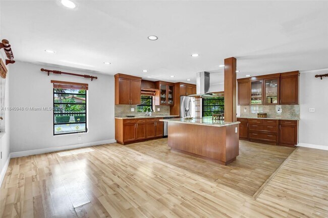 Building Photo - 12845 SW 49th Terrace