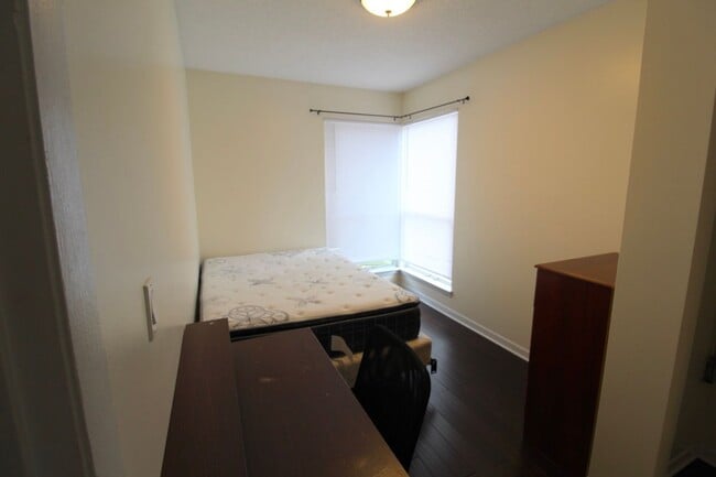 Building Photo - 1342 Hunters Rd