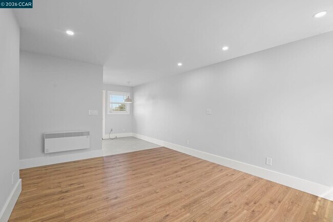 Building Photo - 1325 Hopkins St