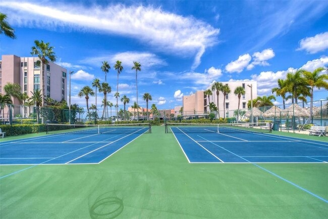 Building Photo - 7400 Sun Island Dr S