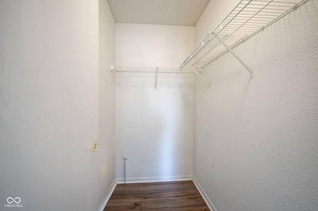 Building Photo - 1723 Farm Meadow Dr