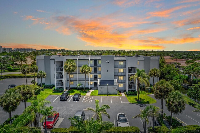 Building Photo - 1605 S US Hwy 1