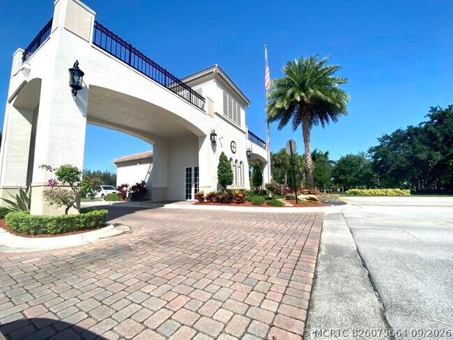 Building Photo - 1388 Beacon Cir
